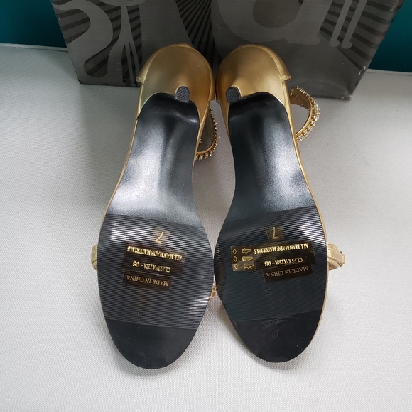 Funtaisma Gold Cleopatra Heeled Sandals - Picture 4 of 5